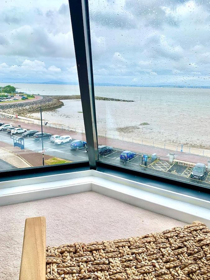 Lovely 2 Bedroom Modern Loft Apartment Sea View Моркамб Екстериор снимка