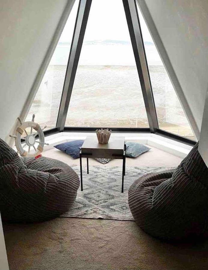 Lovely 2 Bedroom Modern Loft Apartment Sea View Моркамб Екстериор снимка